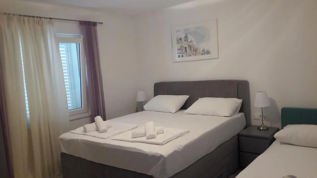 Apartment Marin Задар