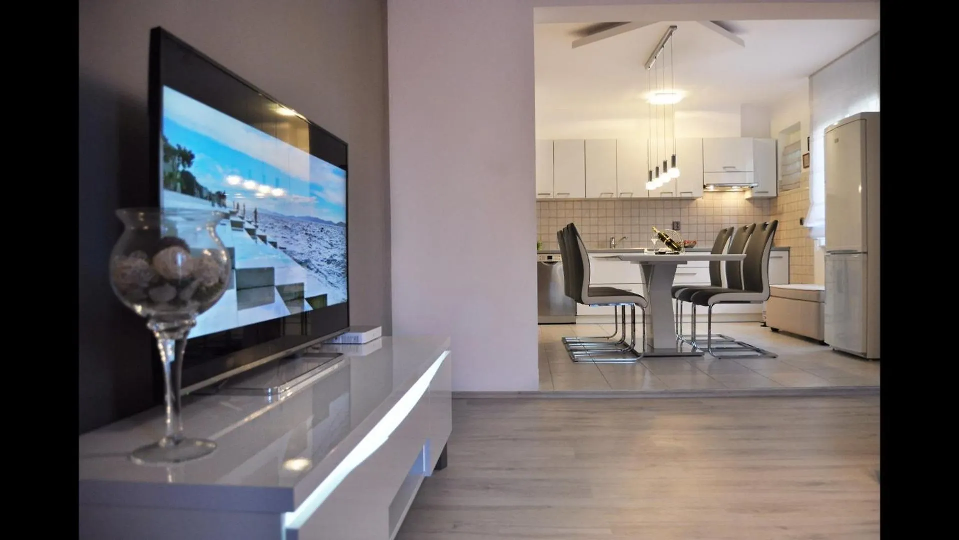 Apartment Marin Задар